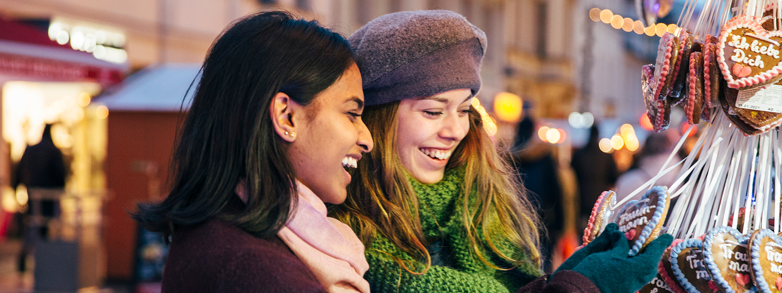 hero-students-christmas-market-germany